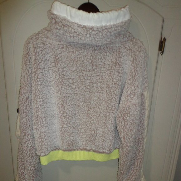 NWOT FREE PEOPLE Fuzzy Mock Neck Hooded Sweater Jacket XS - Picture 2 of 16